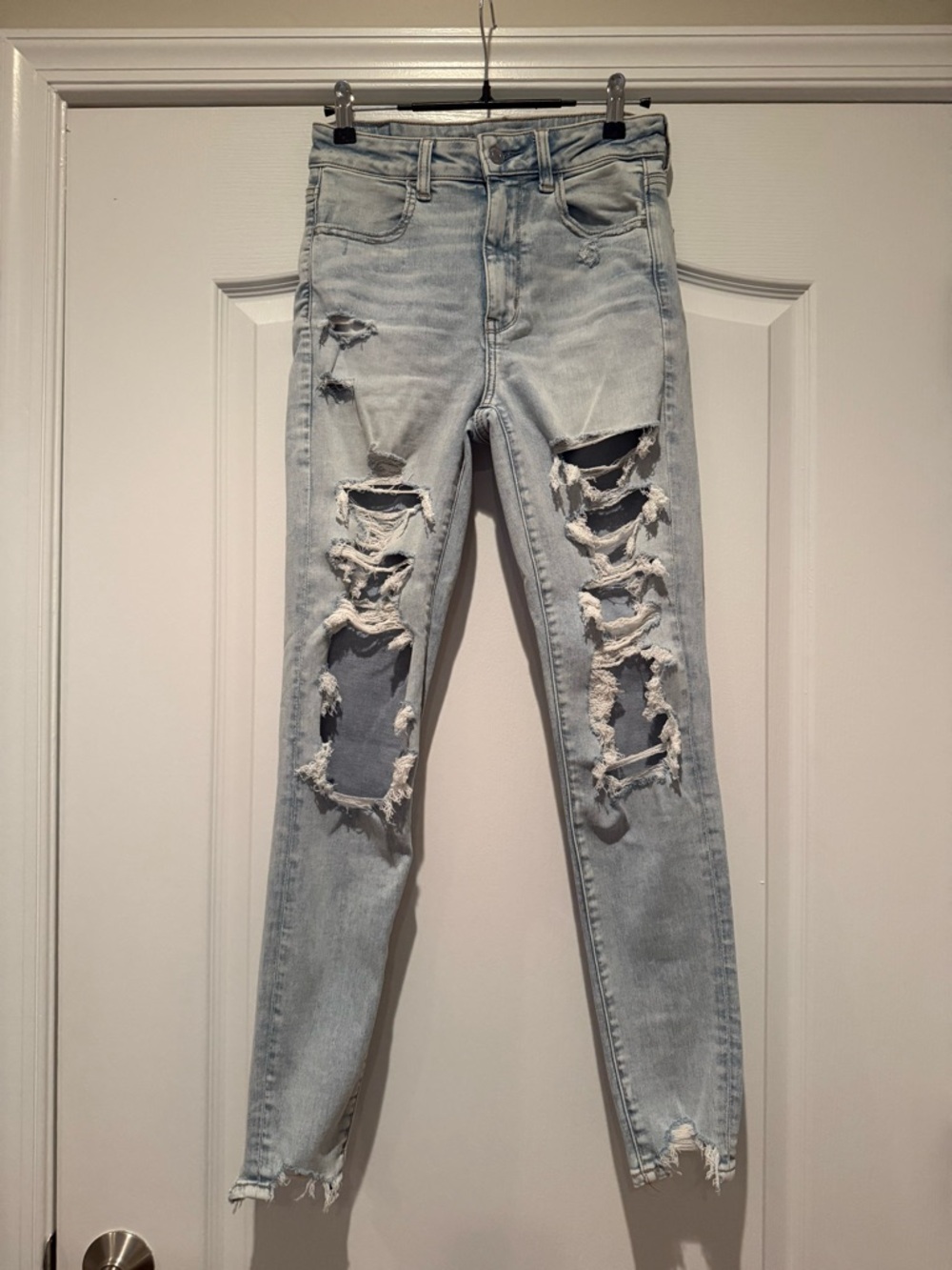 American Eagle Outfitters Light Blue Distressed Skinny Jeans